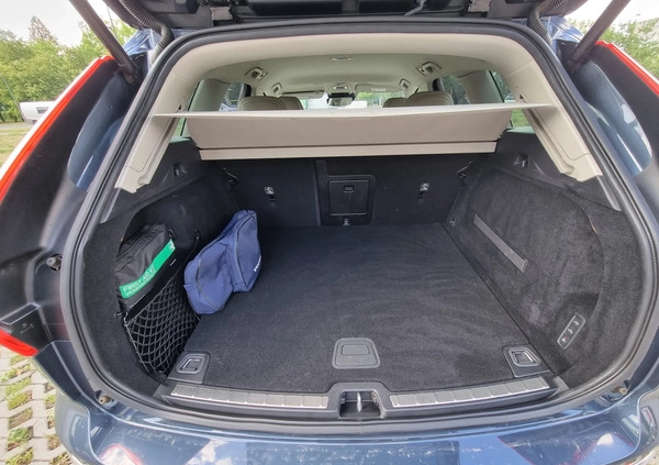 Volvo XC 60 cena 149500 przebieg: 148000, rok produkcji 2020 z Warszawa małe 56